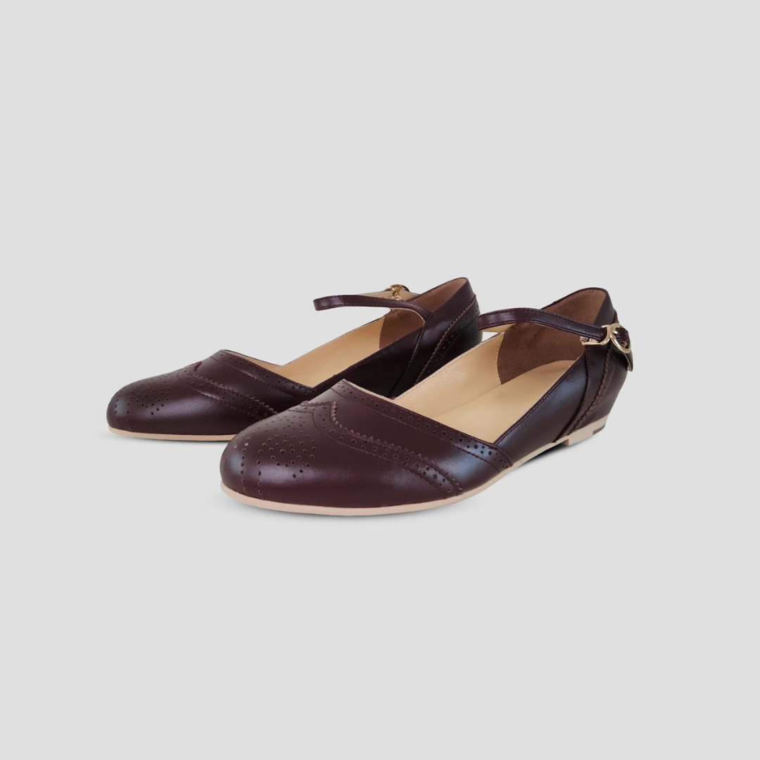 Sapatilhas Femininas de Design Vintage com Perfurações