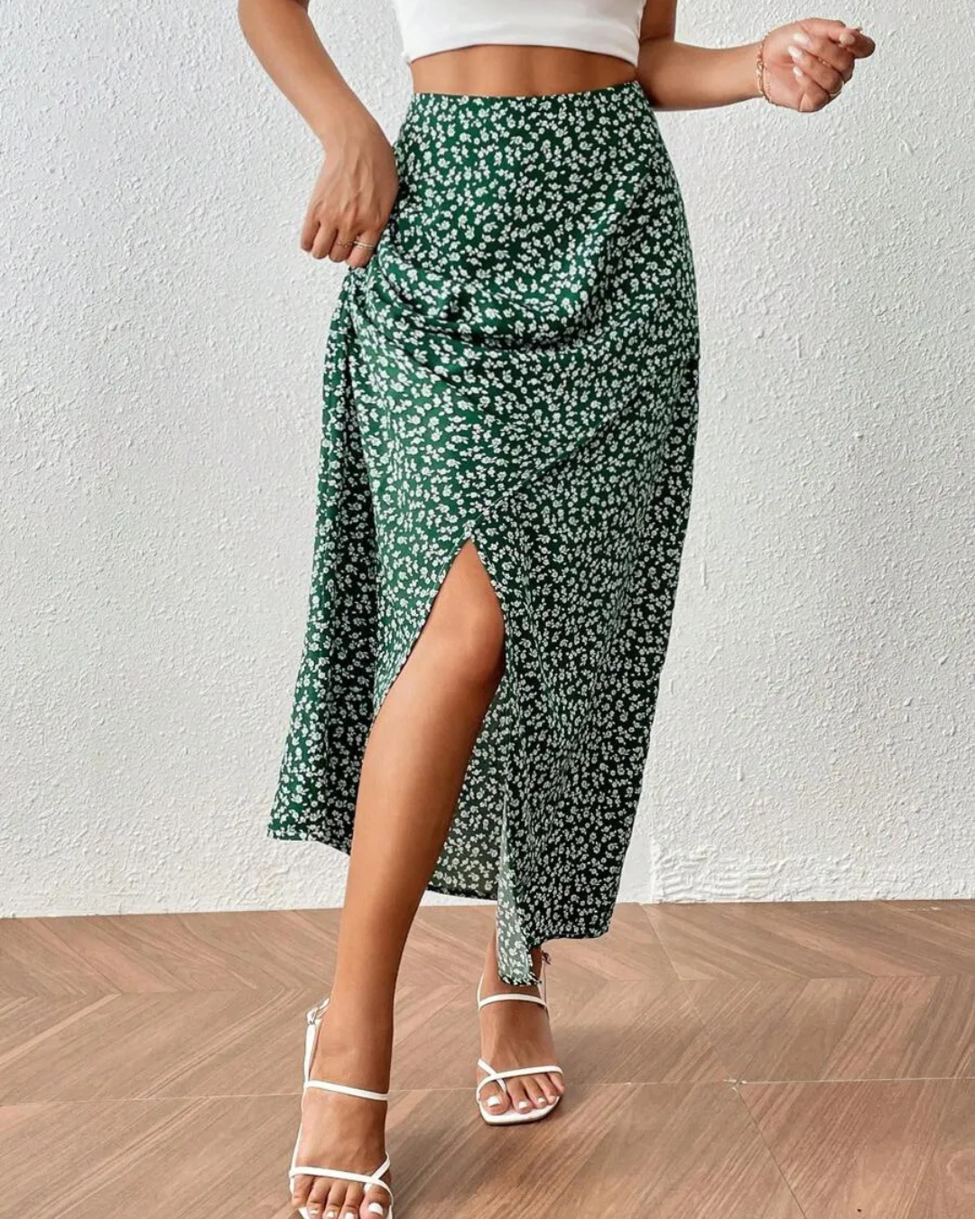 Saia com  Fenda Lateral e Estampado Floral