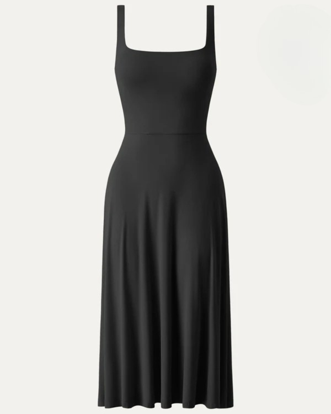 Vestido de corte fluido e arejado com decote quadrado