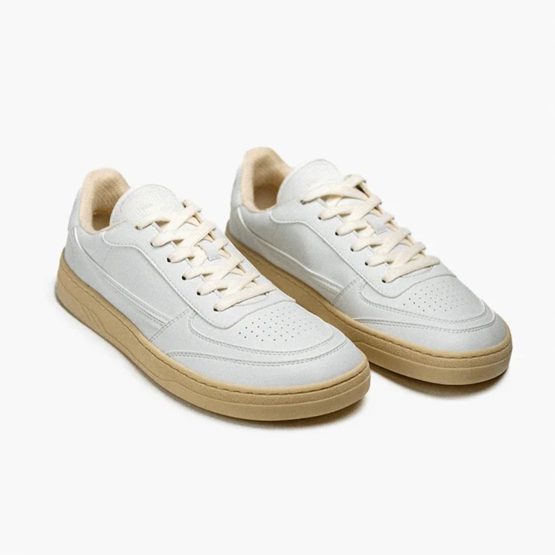 Ténis Clássicos para Homem com Design Minimalista e Sola Bege