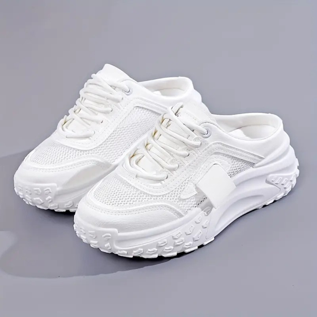 Sapatilhas de mulher com atacadores e sola de plataforma grossa