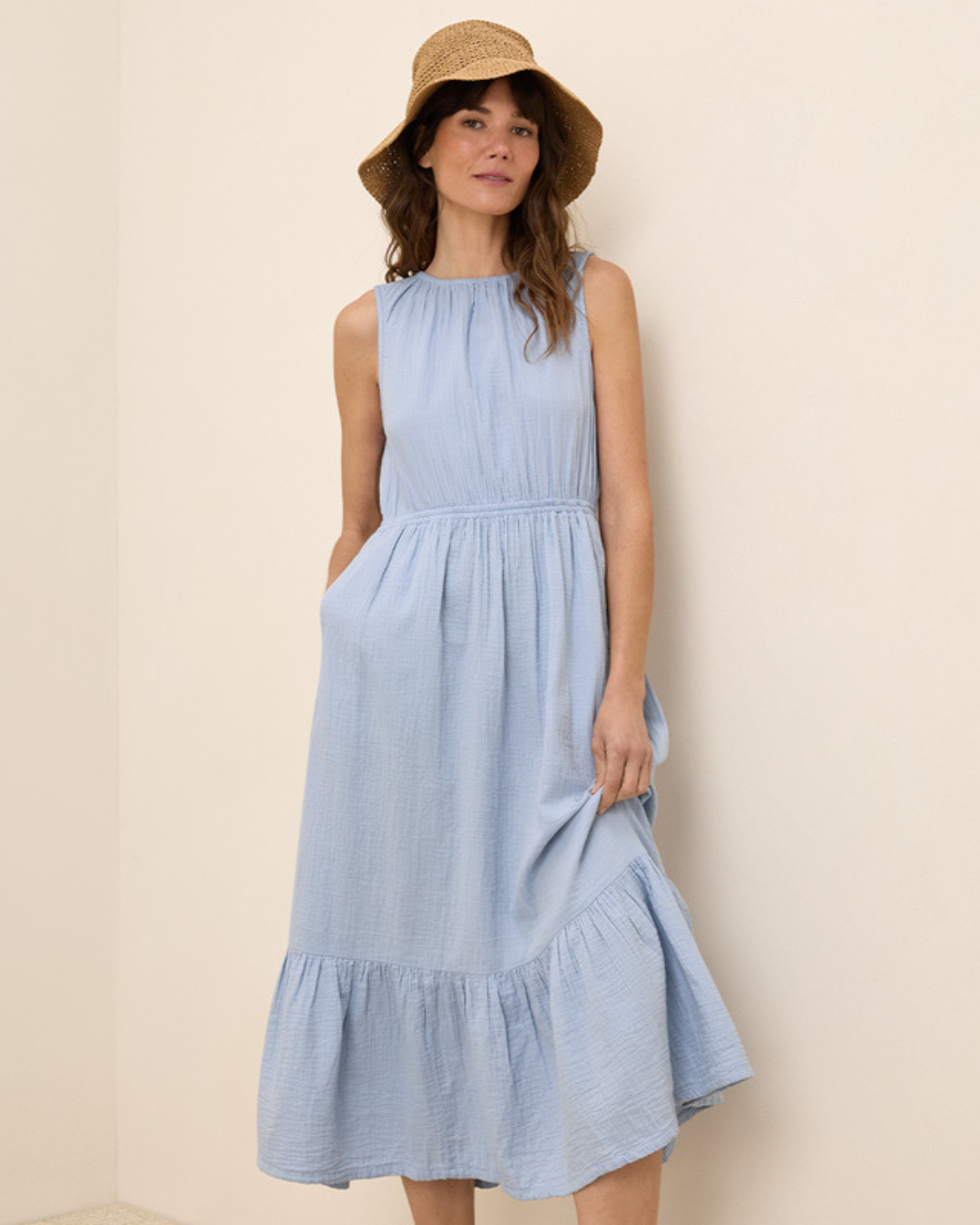 Vestido de Linho sem Mangas para Mulher com Folhos Claros