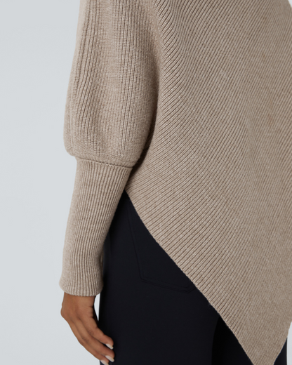 Camisola de Manga Comprida com Gola Alta e Bainha Inferior Assimétrica