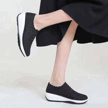 Sapatilhas Slip-on Bordadas e Elegantes com Ajuste Elástico