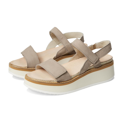 Sandálias ergonómicas com fecho de velcro