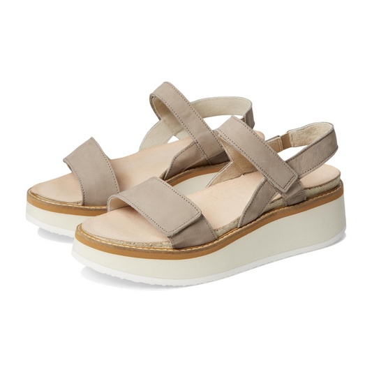 Sandálias ergonómicas com fecho de velcro